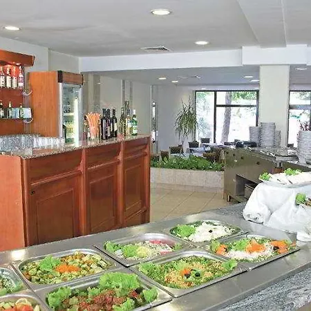 Lebed فندق سينتس قسطنطين وهيلينا