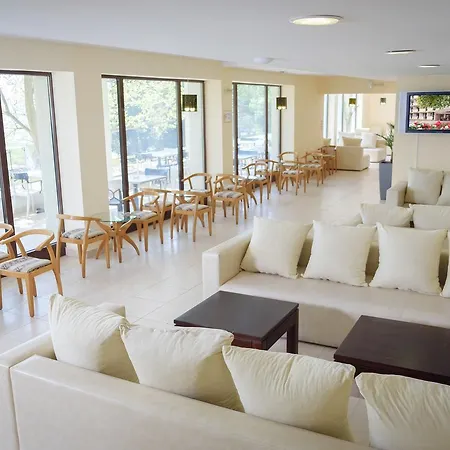 Lebed فندق سينتس قسطنطين وهيلينا