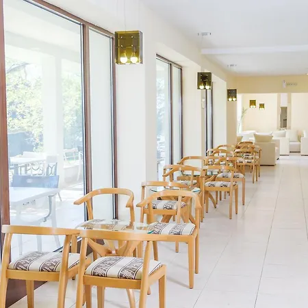 Lebed 4* سينتس قسطنطين وهيلينا